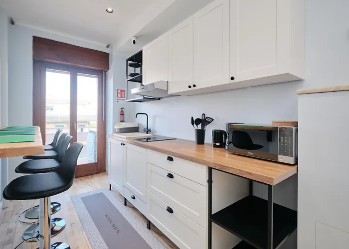 Accommodatie bij particulieren Bright 2 Min Metro B 20 Min Colosseum Private Bathroom Swimming Pool Free Parking